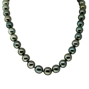 18ct White Gold Cultured Black Pearl Necklace