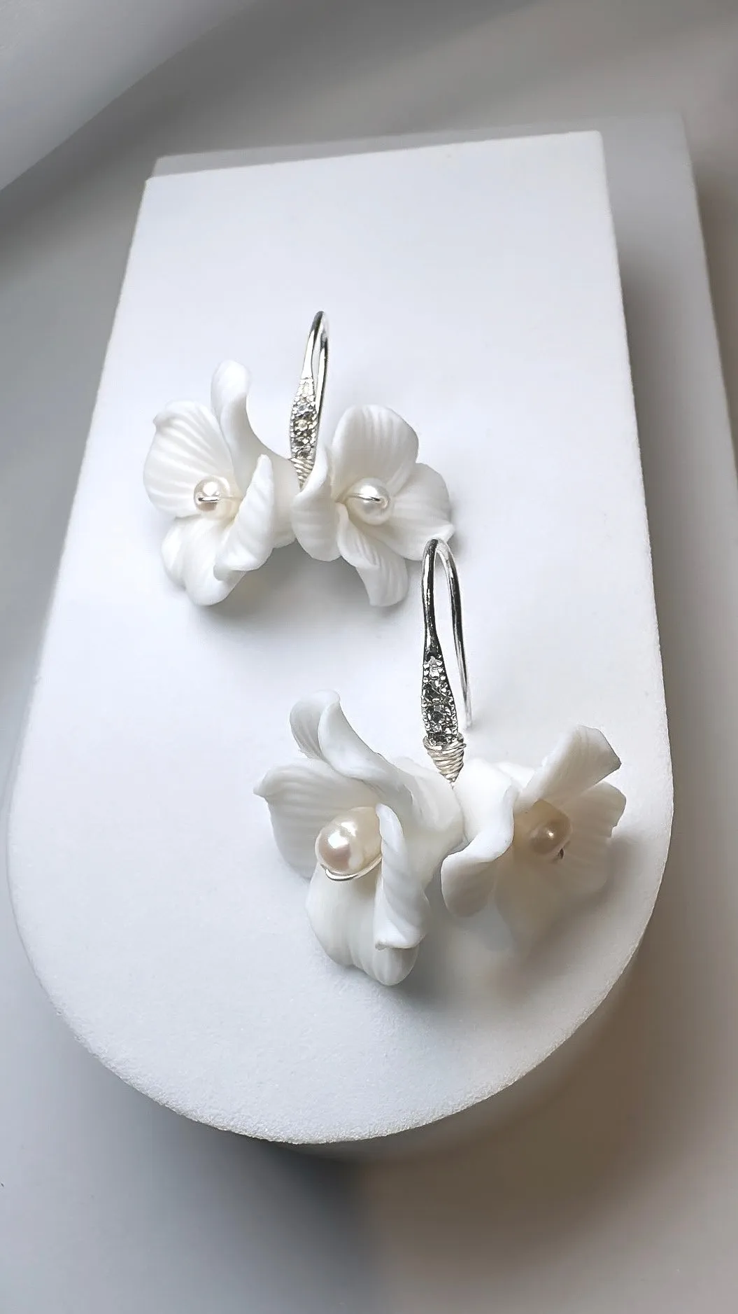 Hana - Silver Ceramic Earring