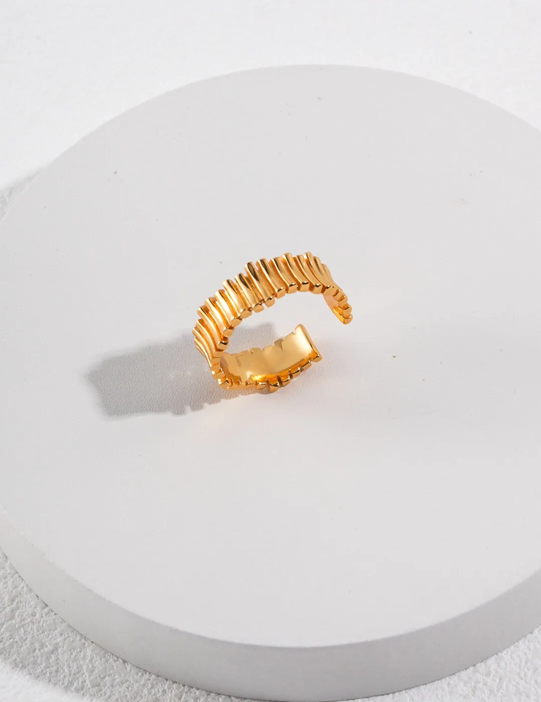 Minimalist Linear Open Ring