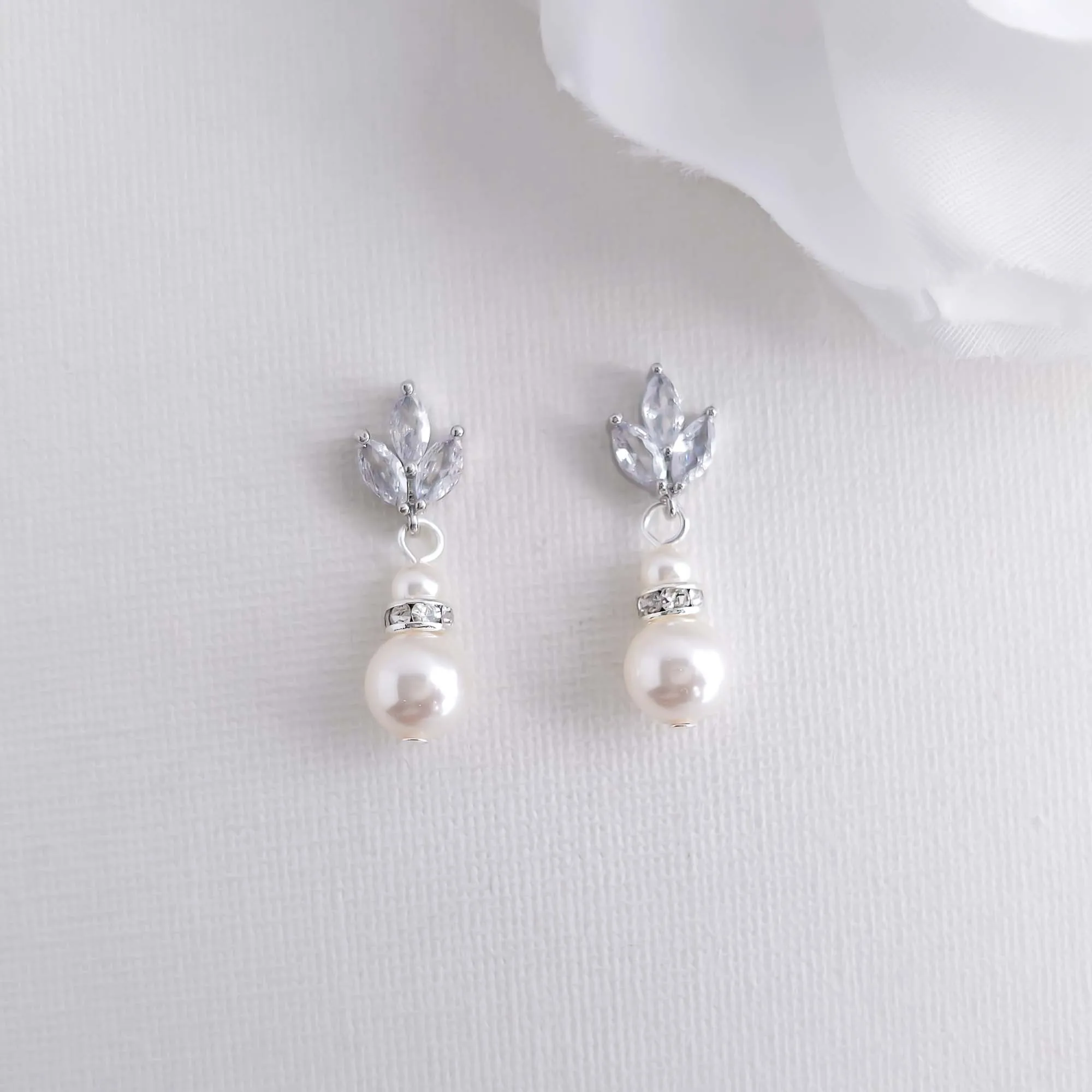 Wedding Pearl Necklace and Earrings Set- Carol